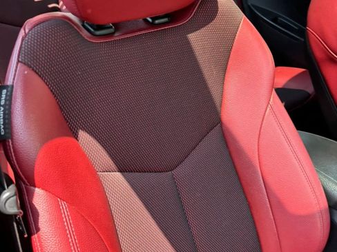 Used 2012 Hyundai Veloster w/ Style Pkg FWD image 42