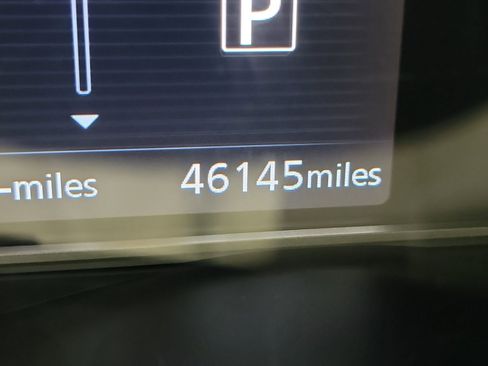 Used 2021 Nissan Versa SR image 19