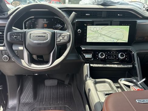 New 2026 GMC Sierra 2500 Denali Ultimate w/ LPO, Black Badging Package AWD/4WD image 5