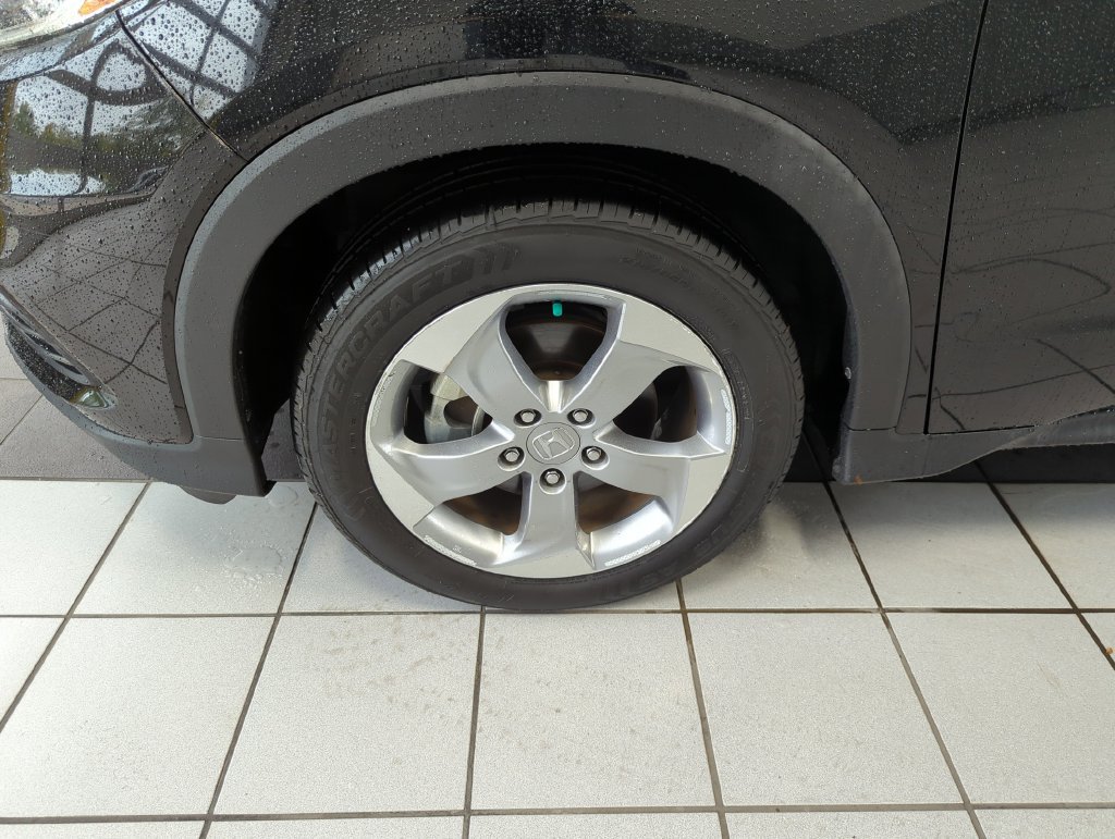 Used 2022 Honda HR-V LX image 32