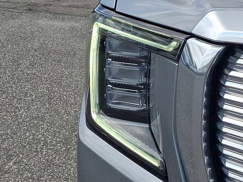 Used 2023 GMC Yukon XL Denali w/ Denali Reserve Package AWD/4WD image 29