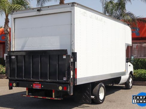 Used 2018 Ford E-350 and Econoline 350 Super Duty image 12