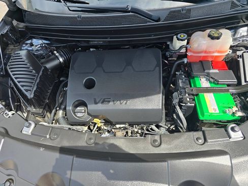 Used 2021 Chevrolet Traverse Premier image 33