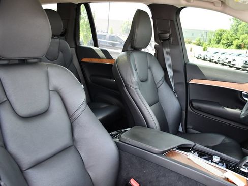 Used 2023 Volvo XC90 B6 Plus w/ Protection Package Premier AWD/4WD image 40