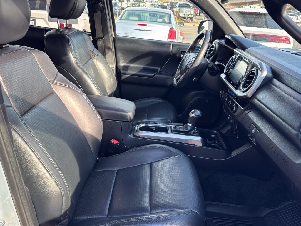 Used 2018 Toyota Tacoma Limited AWD/4WD image 37