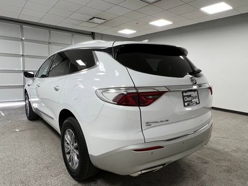 Used 2024 Buick Enclave Premium image 8