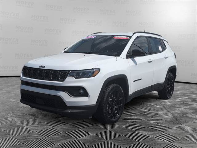 Certified 2025 Jeep Compass Latitude w/ Convenience Group AWD/4WD image 1