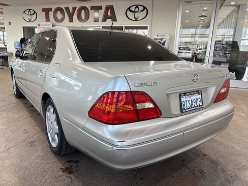 Used 2003 Lexus LS 430 RWD image 8