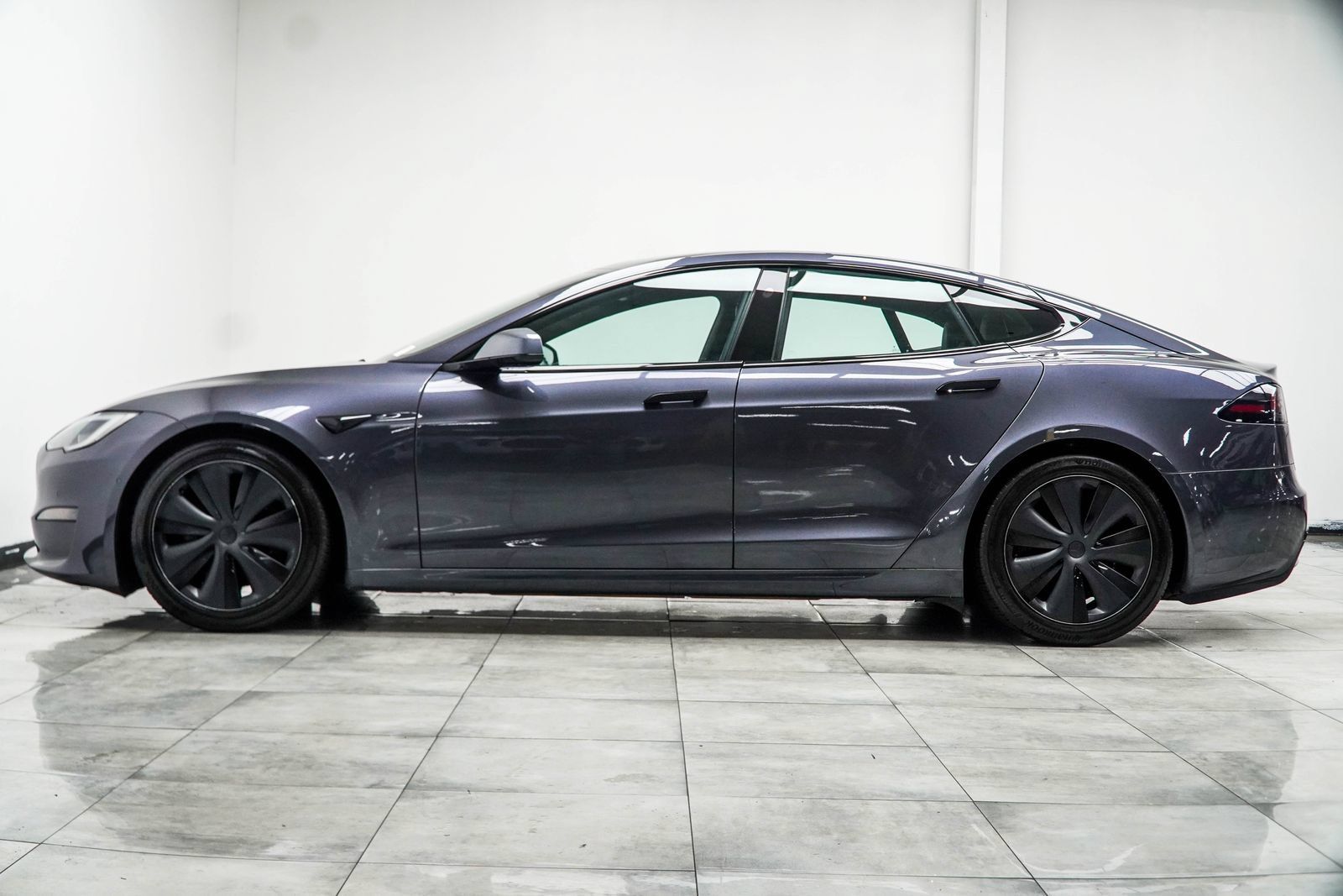 Used 2022 Tesla Model S AWD/4WD image 13