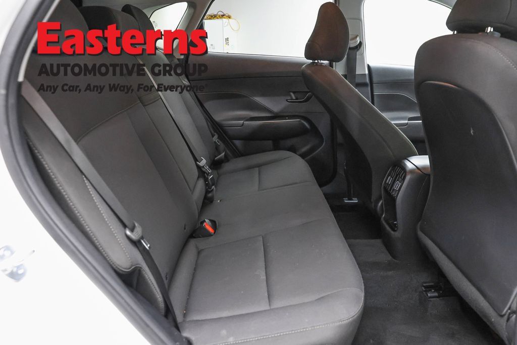 Used 2025 Hyundai Kona SEL FWD image 23