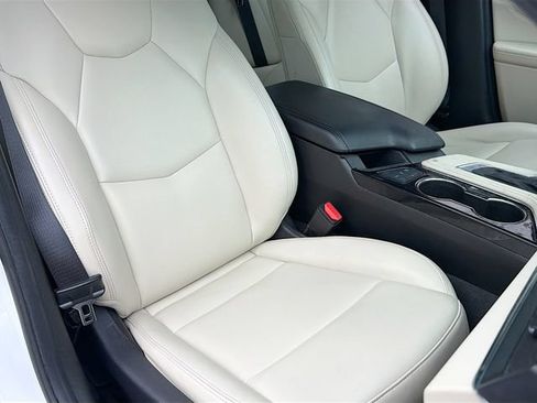 Used 2023 Cadillac CT4 Luxury w/ Sun And Sound Package RWD image 18