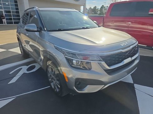 Used 2023 Kia Seltos S image 3