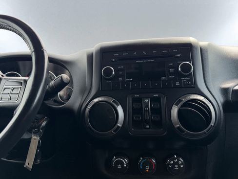 Used 2017 Jeep Wrangler Unlimited Sport w/ Quick Order Package 24S AWD/4WD image 15