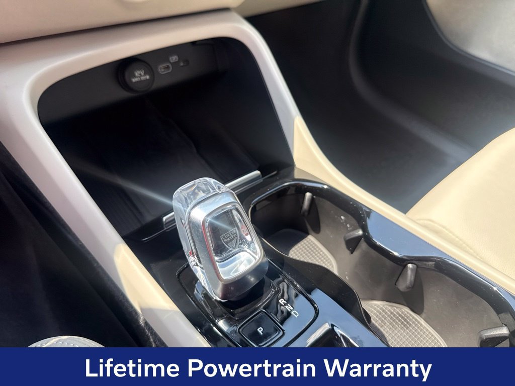 Certified 2024 Volvo XC40 B5 Plus w/ Protection Package Premier AWD/4WD image 14