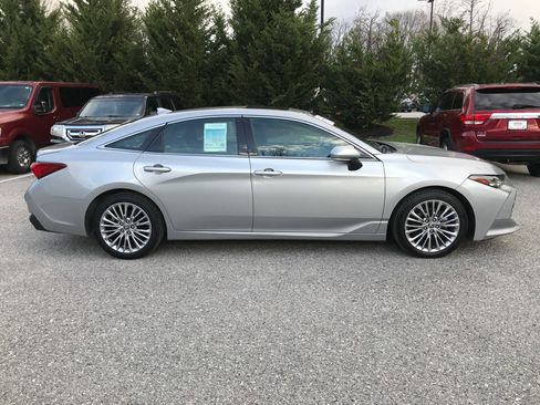 Certified 2022 Toyota Avalon Limited w/ Advanced Safety Package image 9