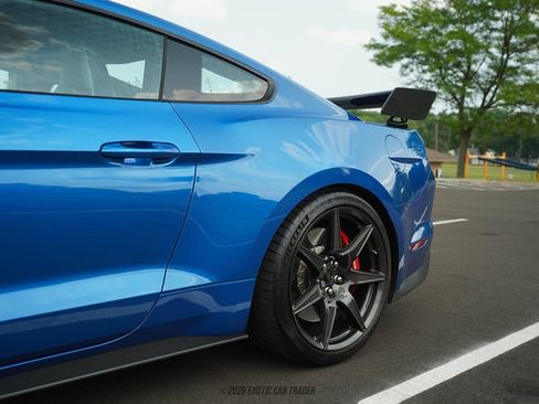 Used 2021 Ford Mustang Shelby GT500 w/ Carbon Fiber Track Pack RWD image 68