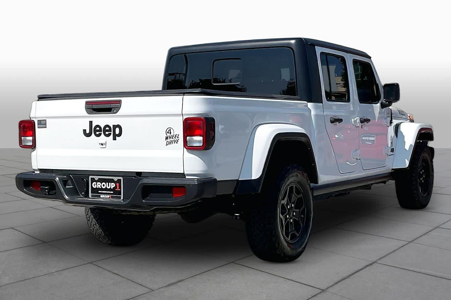 Used 2022 Jeep Gladiator Sport AWD/4WD image 13