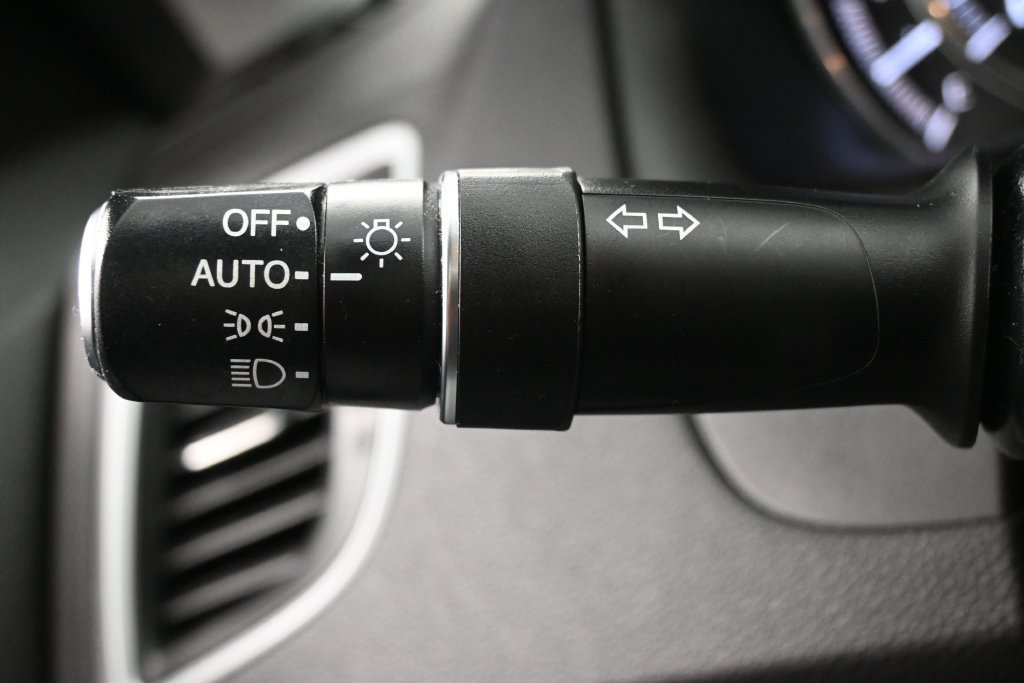 Used 2018 Acura TLX FWD image 13