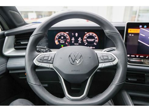 New 2026 Volkswagen Tiguan SE R-Line image 8