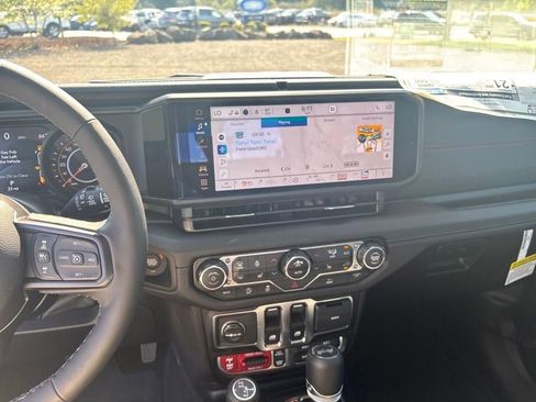 New 2025 Jeep Wrangler Rubicon w/ Convenience Group image 18