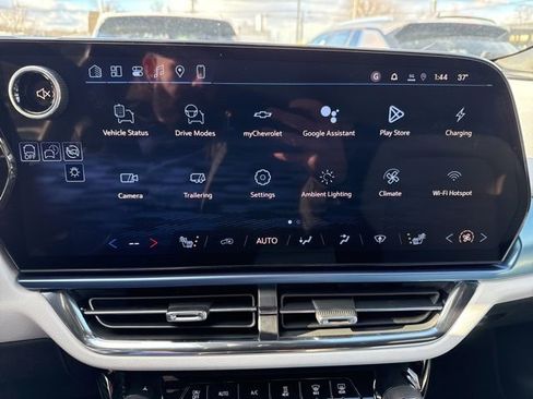 New 2026 Chevrolet Equinox EV LT image 12