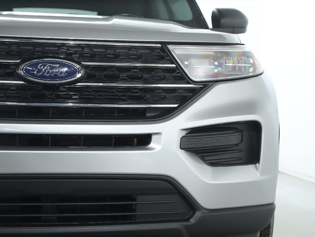 Used 2021 Ford Explorer XLT w/ Class III Trailer Tow Package AWD/4WD image 7