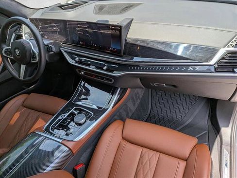 Certified 2025 BMW X7 xDrive40i w/ M Sport Package AWD/4WD image 24