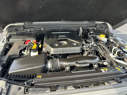 Used 2021 Jeep Wrangler Unlimited Sport AWD/4WD image 25