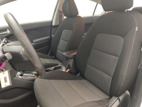 Used 2017 Kia Forte LX FWD image 17