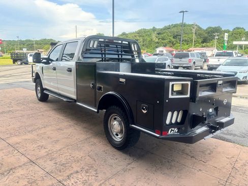 Used 2022 Ford F250 XL w/ Power Equipment Group image 3