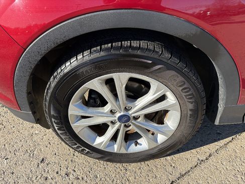 Used 2018 Ford Escape SE image 9