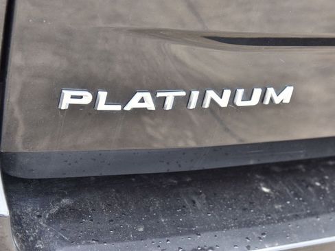 Used 2025 Ford Expedition Platinum image 10