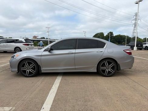 Used 2017 Honda Accord Sport image 3