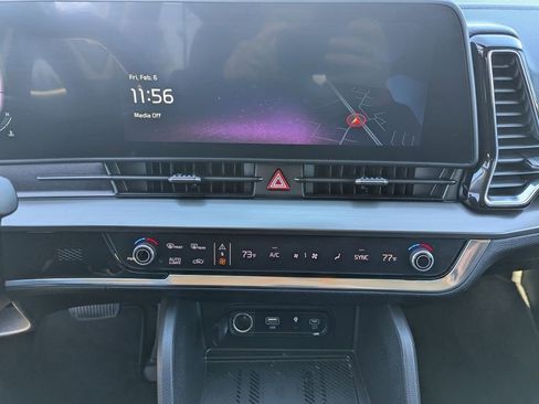 Certified 2023 Kia Sportage EX image 17