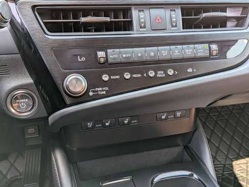 Used 2024 Lexus ES 300h w/ Premium Package FWD image 21