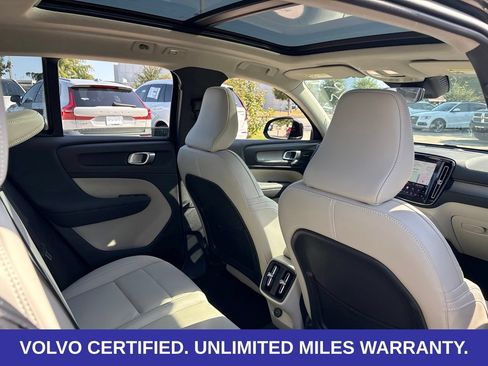 Used 2024 Volvo XC40 B5 Ultimate AWD/4WD image 12