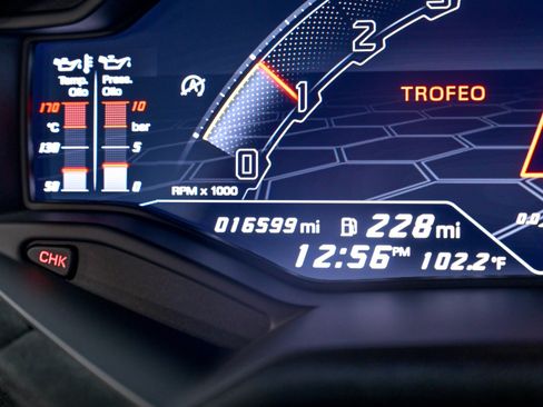 Used 2023 Lamborghini Huracan STO RWD image 19