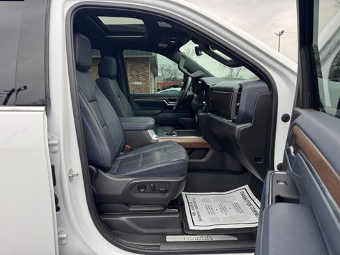 Used 2024 Chevrolet Silverado 2500 High Country w/ High Country Premium Package image 16