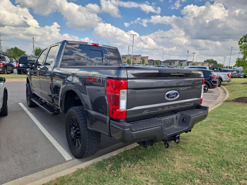 Used 2019 Ford F250 Lariat w/ Lariat Ultimate Package AWD/4WD image 2