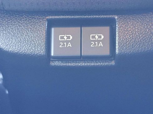 Used 2022 Toyota Prius LE AWD/4WD image 24