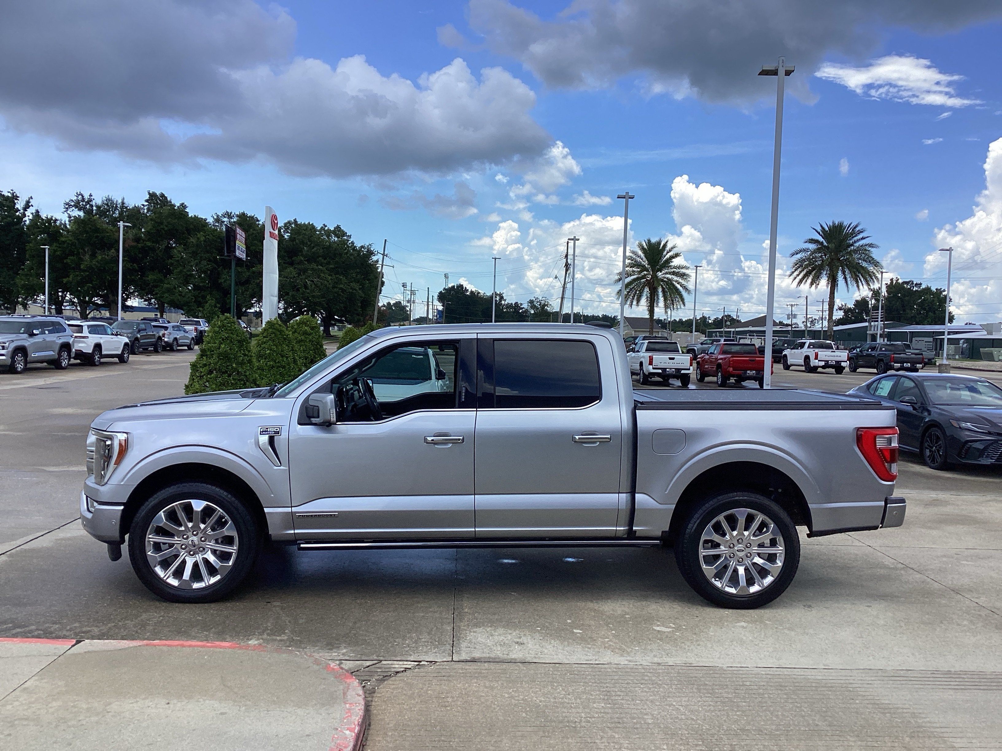 Used 2023 Ford F150 Limited AWD/4WD image 4