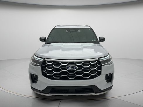 Used 2025 Ford Explorer Platinum w/ LUX Leather Package AWD/4WD image 2