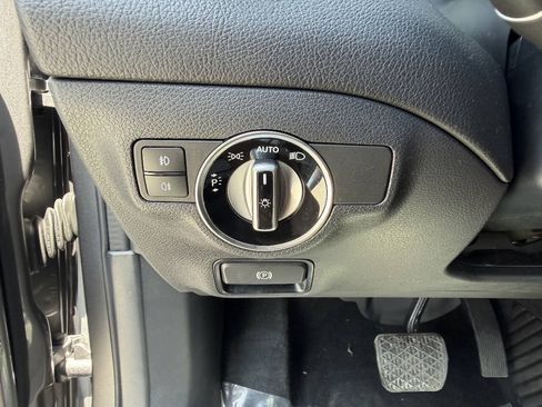 Used 2018 Mercedes-Benz GLA 250 4MATIC w/ Premium Package image 27