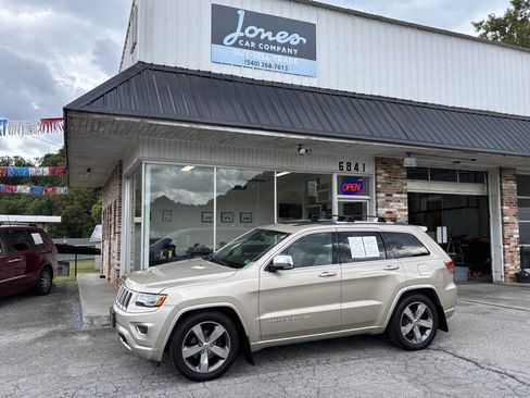 Used 2015 Jeep Grand Cherokee Overland w/ Advanced Technology Group image 10