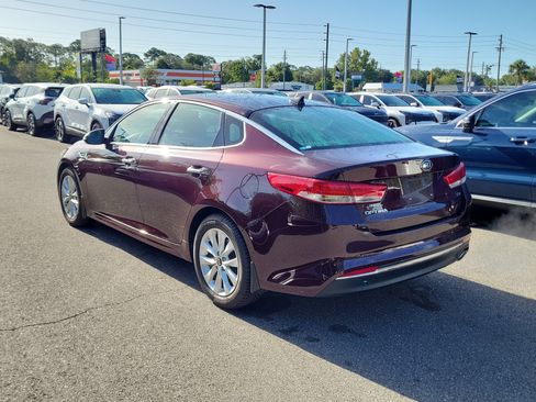 Used 2018 Kia Optima EX w/ Premium Package FWD image 4