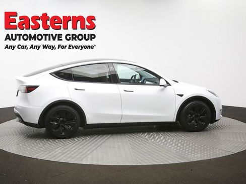 Used 2022 Tesla Model Y Long Range image 39