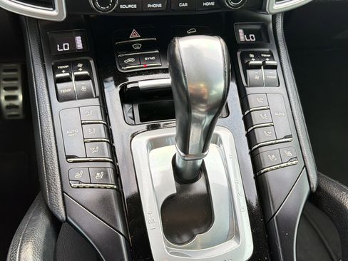 Used 2017 Porsche Cayenne S AWD/4WD image 18