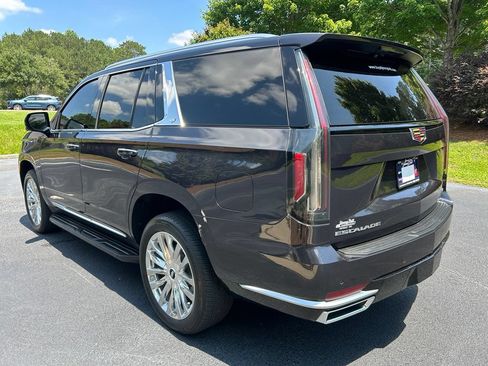 Used 2023 Cadillac Escalade Premium Luxury AWD/4WD image 24