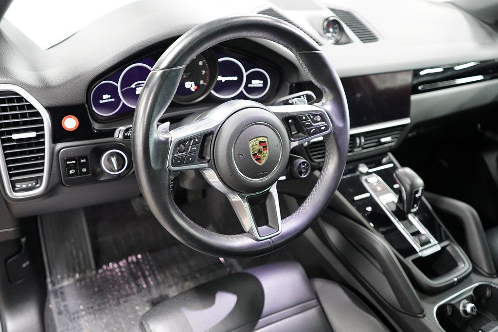Used 2021 Porsche Cayenne Coupe AWD/4WD image 11