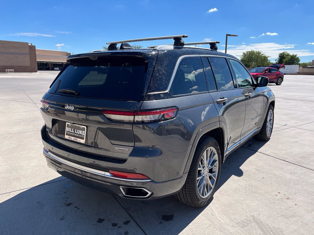 Used 2022 Jeep Grand Cherokee Summit w/ Advanced Protech Group IV AWD/4WD image 11